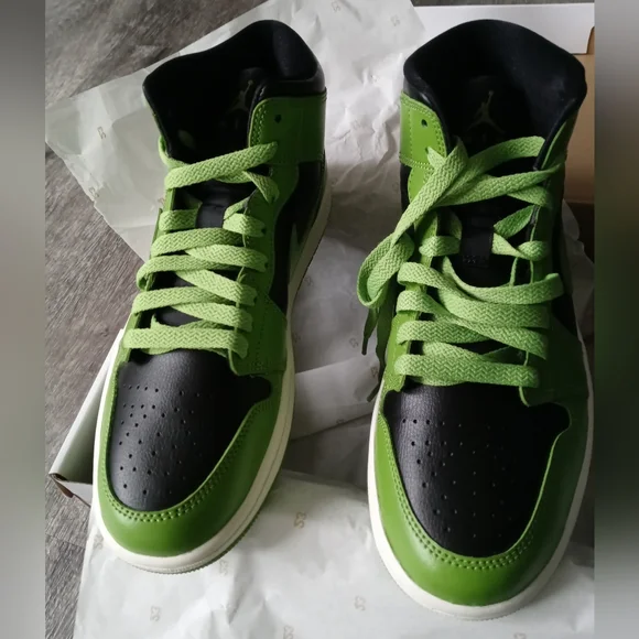 Women's Air Jordan 1 MD  Size 8.5 - Picture 3 of 11